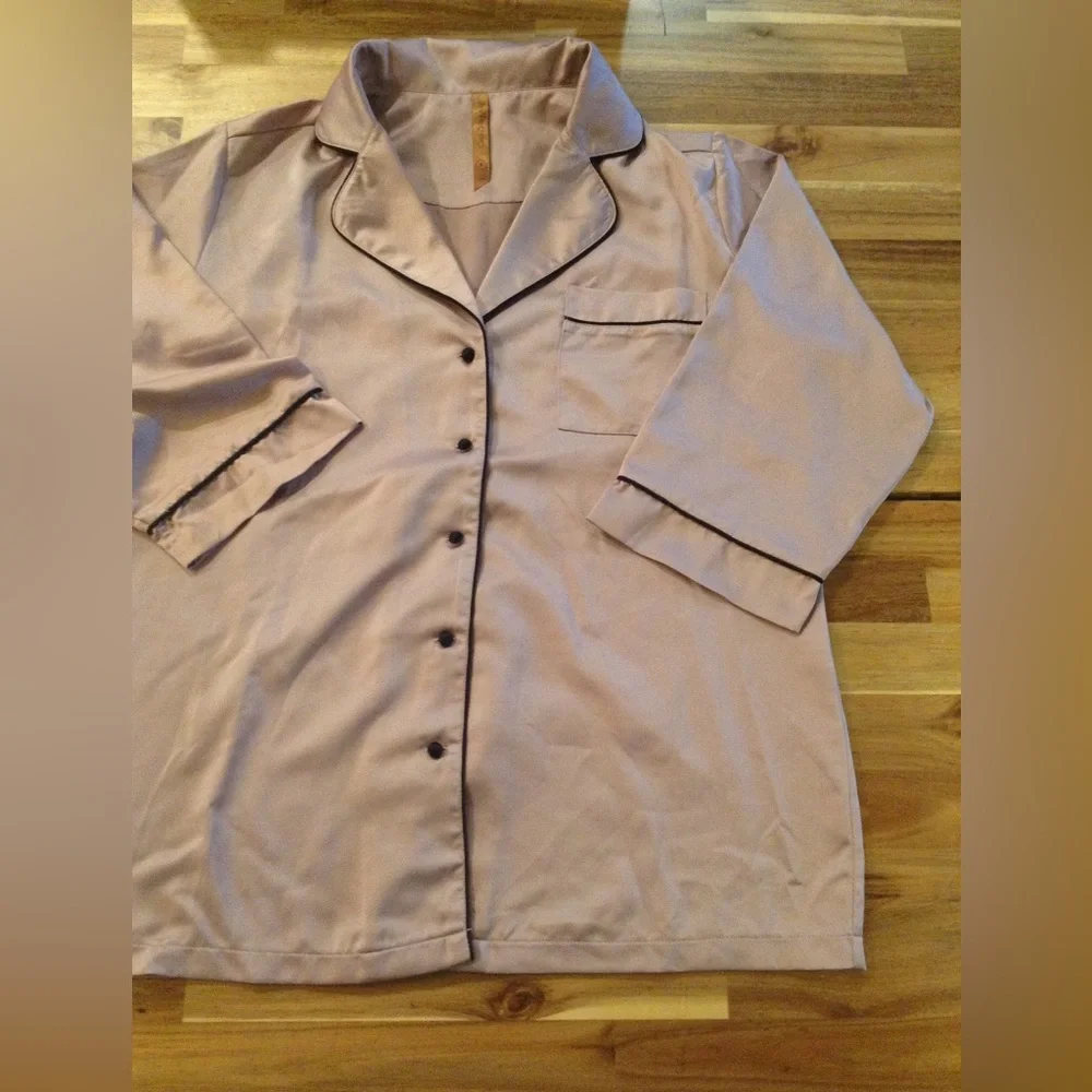 Casa Zeta-Jones Faux Silk Pajama Set| size S - Picture 6 of 8